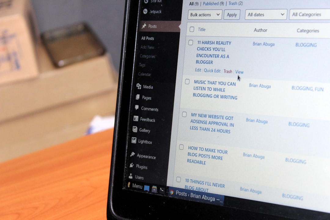Sales rep using a CPQ quoting layer connected to S/4HANA ERP for fast quotes
