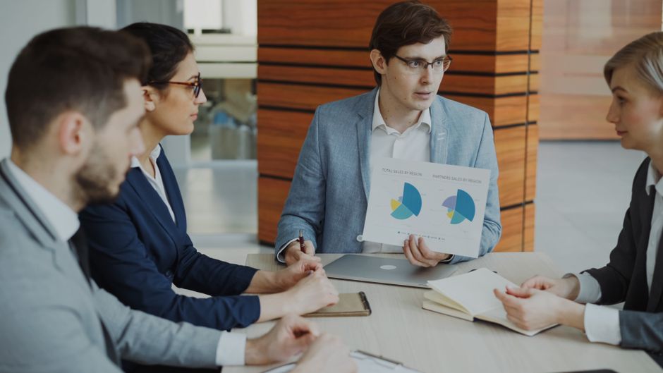 B2B sales rep building an accurate configured quote within a CRM environment